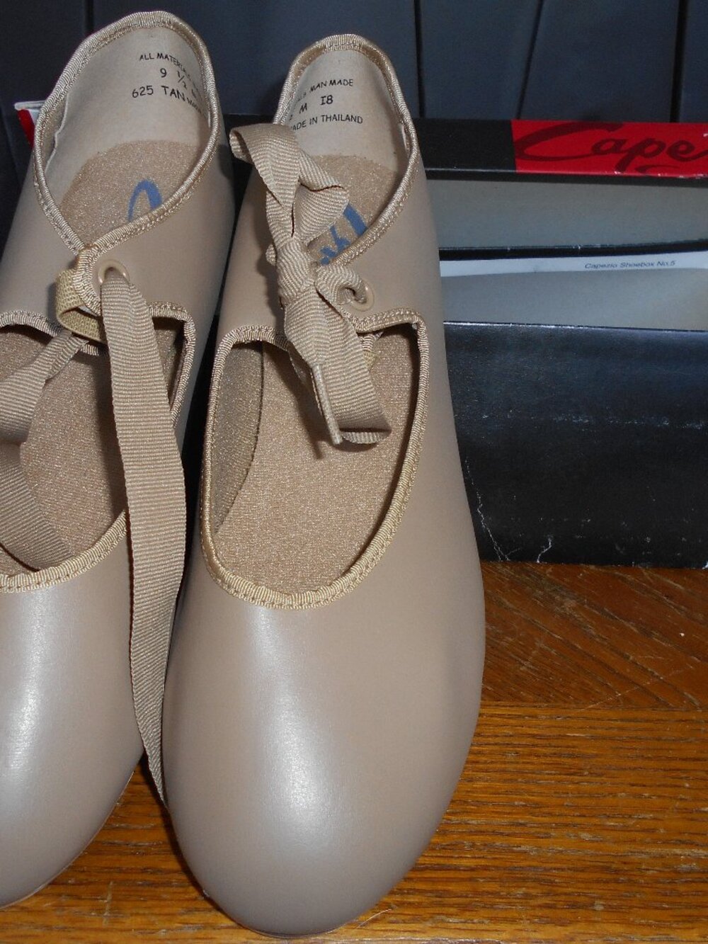 Tan Tap Shoes 9 1/2 Adult NWT - Picture 2 of 4
